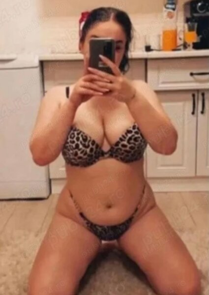 Maya, 34 ani